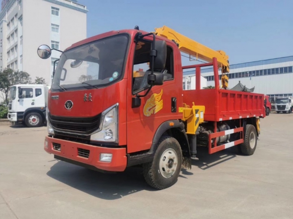重汽豪曼貨箱4.05米小黃牌隨車(chē)吊