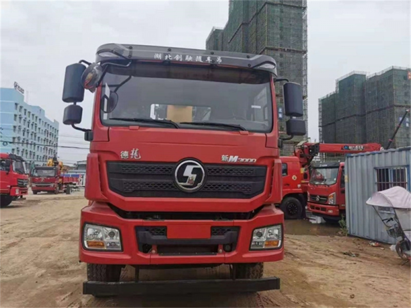 陜汽德龍前四后八隨車(chē)吊圖片3