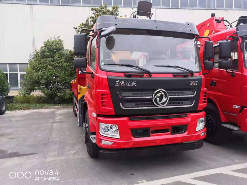 東風(fēng)途威X6后雙橋新款隨車(chē)吊圖片3