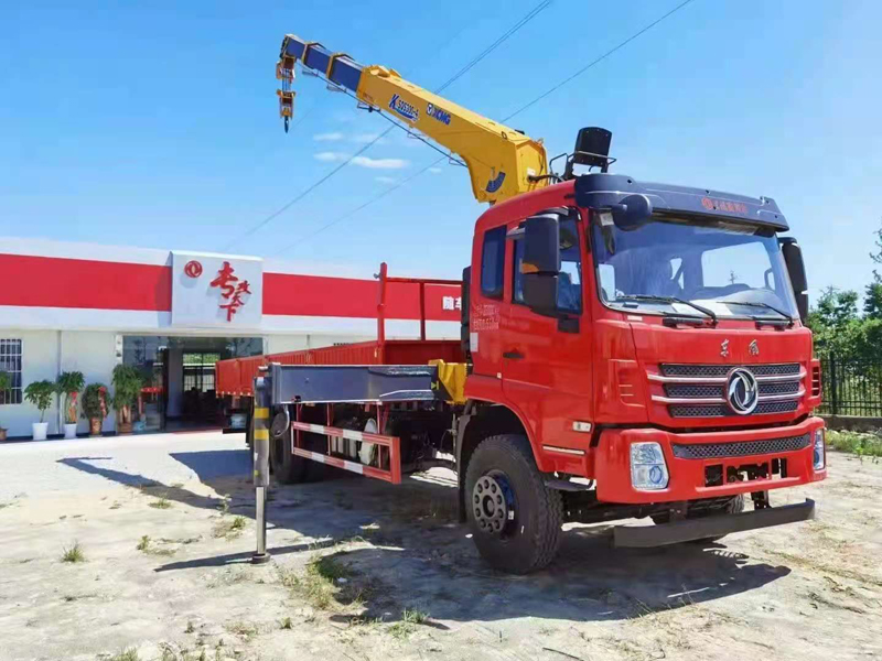 東風(fēng)K5后八輪隨車(chē)吊圖片2