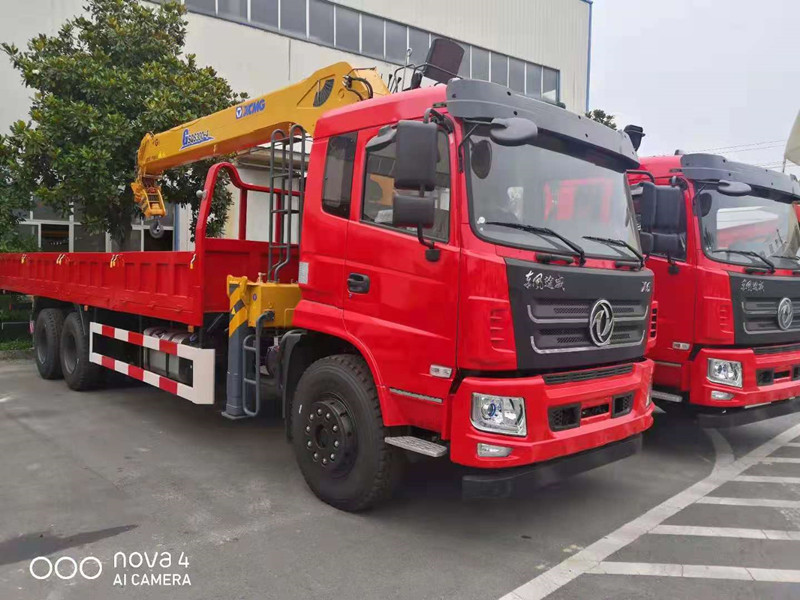 東風(fēng)途威X6后雙橋新款隨車(chē)吊圖片2