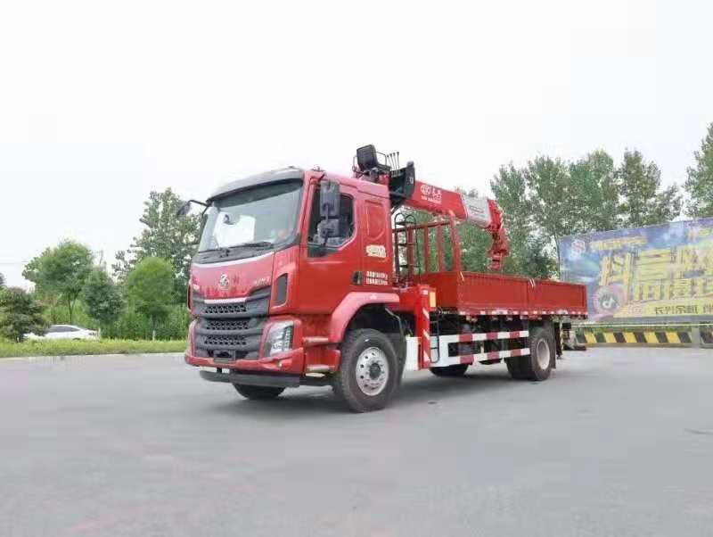 柳汽單橋長(cháng)興8噸吊機