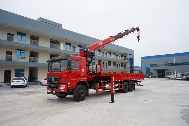 東風(fēng)華神F5 后八輪隨車(chē)吊