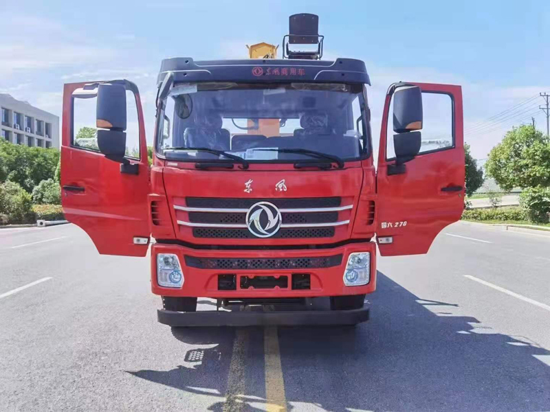 東風(fēng)K5后八輪隨車(chē)吊圖片4