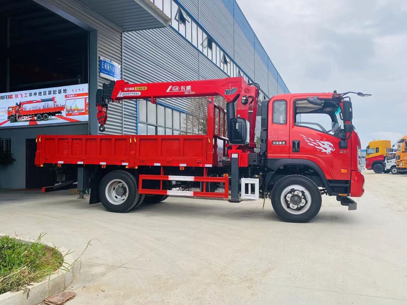 重汽王牌小黃牌6.3噸隨車(chē)吊圖片4