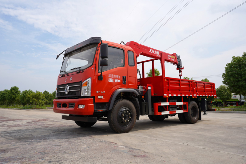 東風(fēng)D912 單橋隨車(chē)吊圖片2